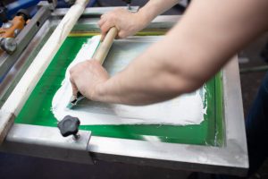 4 Ways to Screen Print White Plastisol Ink on a White T-Shirt